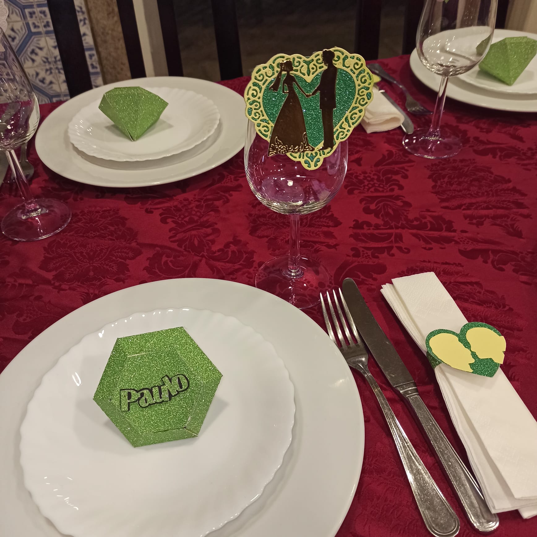 Decoração de mesa para celebração de bodas de casamento 'Bodas de Diamante'